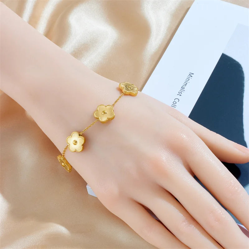 Bracelet Trèfle Cinq Feuilles Doré